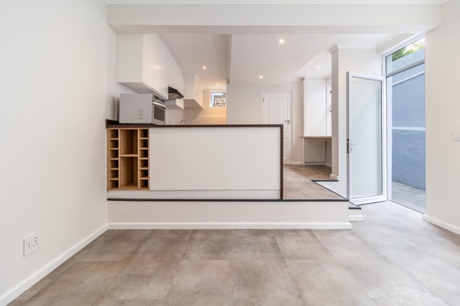 To Let 1 Bedroom Property for Rent in Fresnaye Western Cape